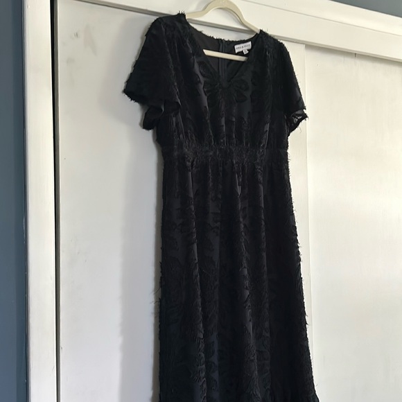 Piper & Scoot textured maxi dress - Picture 7 of 9